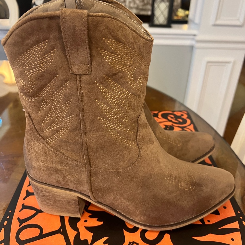 Brand New Wide Calf Mid Height Cowboy Boot